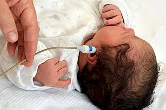 Øreprøve hos nyfødte: hva det er, hvordan og når det er gjort - babyer og barn