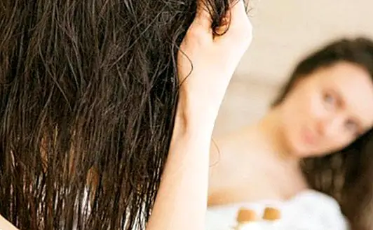 Kuidas kergendada juukseid loomulikult: 3 parimat kodu abinõu