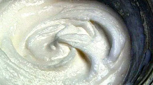 Doğal malzemelerle şampuan nasıl yapılır