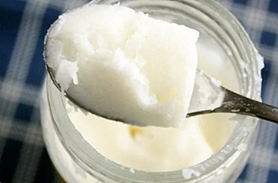 How to make a moisturizer with coconut oil