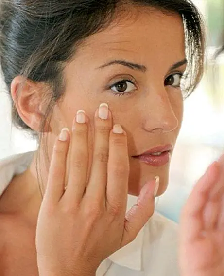 Sådan forhindrer eller forbedrer hud rynker naturligt