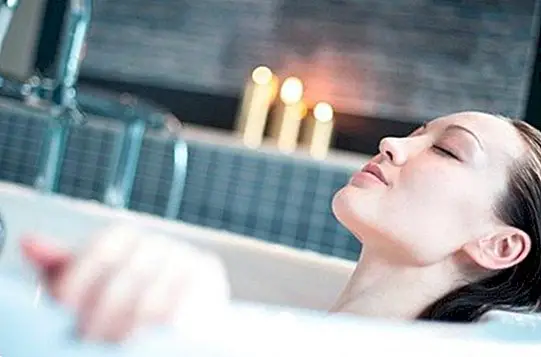 zdravé tipy - Ako urobiť relaxačnú kúpeľ doma
