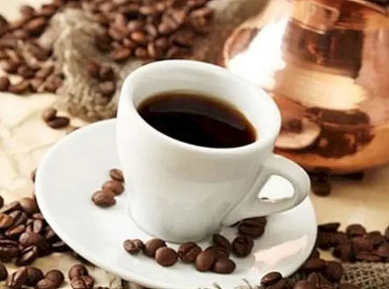 Miten valmistetaan paras kuppi kahvia: vinkkejä ja resepti