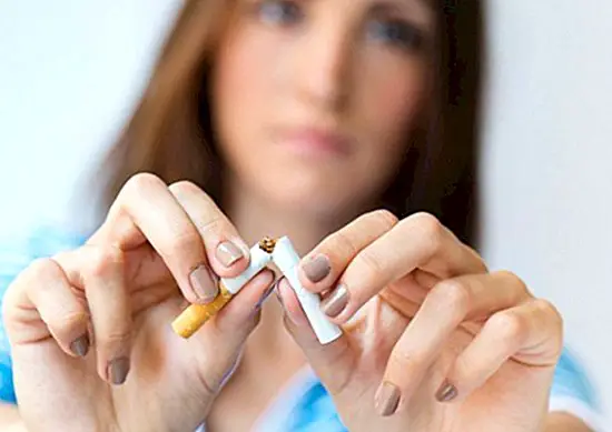 3 เคล็ดลับในการหยุดสูบบุหรี่อย่างมีสุขภาพดีและราคาไม่แพง
