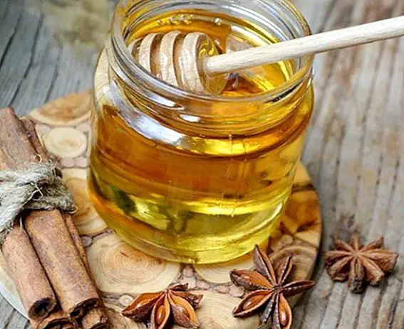อบเชยและน้ำผึ้ง: ประโยชน์ของการรับประทานวันละ 1 ช้อนโต๊ะ