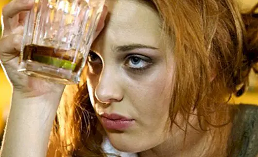 Alcohorexia: lopeta syöminen alkoholin nauttimiseen