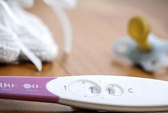 Ciąża po raz pierwszy: prawdopodobieństwo pierwszego miesiąca i wskazówki - ciąża