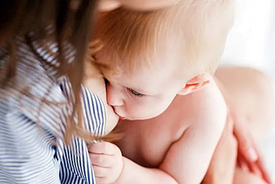 Prečo sú bradavky popraskané počas dojčenia a ako sa o ne starať - dojčenie