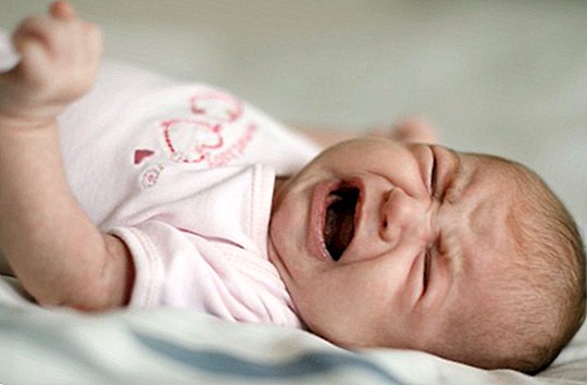 How to relieve the discomfort of the baby if you have reflux