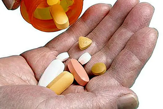 Zakaj ne bi vzeli antibiotikov proti prehladu in gripi? - zdravil