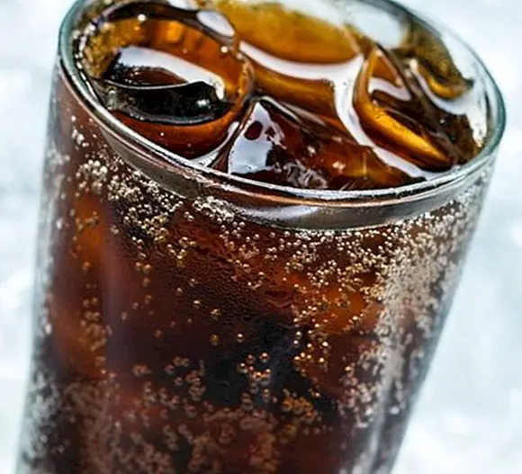 dinh dưỡng và chế độ ăn uống - Tại sao không tốt để uống soda có đường khi chúng ta khát