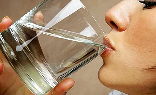 The benefits of drinking water after getting up