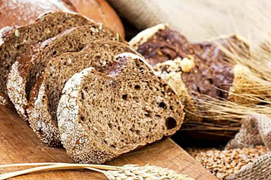 Raženi kruh: pogodnosti i 2 recepta za kućnu uporabu