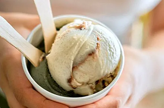 Does the ice cream get fat? How many calories and fats does it contribute?