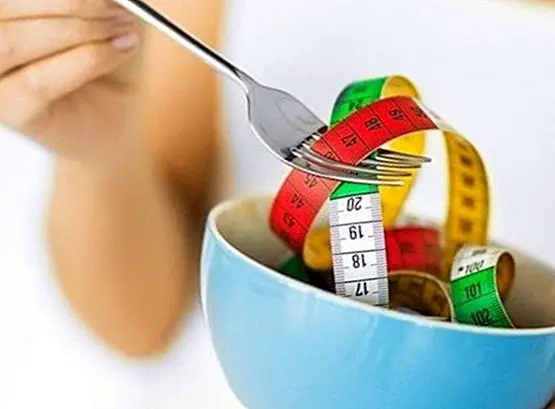 Patiesība par vieglajiem pārtikas produktiem: viņi nezaudē svaru