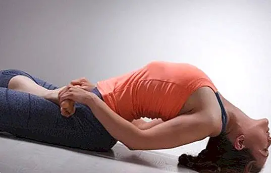 2 Yoga øvelser å miste vekt hjemme - gå ned i vekt
