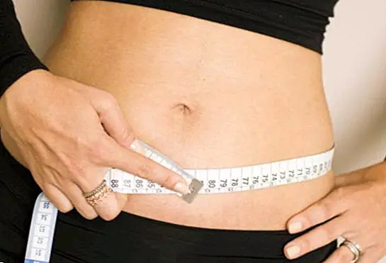 Como medir a circunferência da cintura e o perímetro da cintura / quadril - perder peso