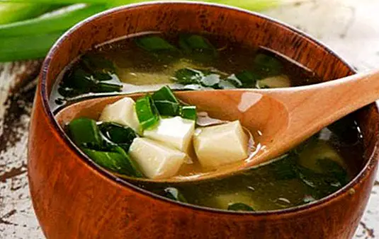 Como fazer uma maravilhosa sopa de missô: sopa tradicional japonesa