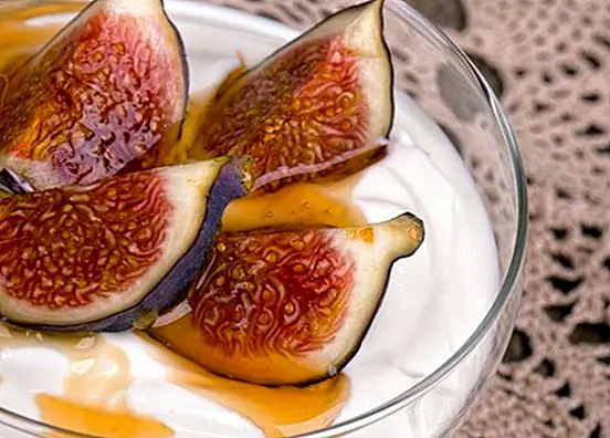 Jogurt sa smokvama i medom: idealan desert za ovu jesen