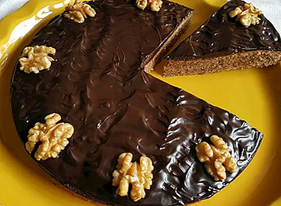 מתכונים - עוגת אגוז שטופה בשוקולד: מתכון לאוהבי קקאו