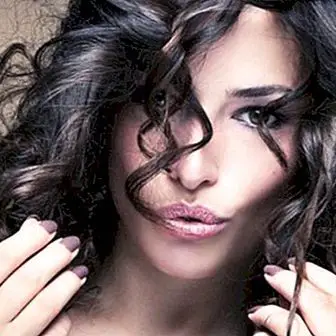 Curled hair: Why hair is curled and what are its causes