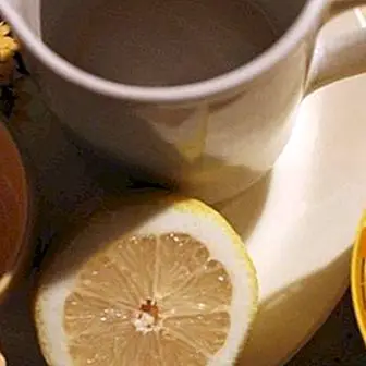 Arı, yulaf ve limon suyundan bal cildi yumuşatır