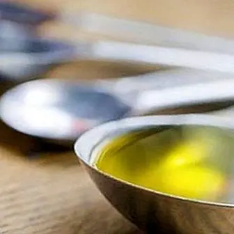 Waarom een ​​lepel olijfolie nemen met citroenvasten