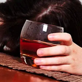 كن حذرا في عيد الميلاد هذا: هل تعرف ما يحدث في جسمك عند شرب الكحول؟