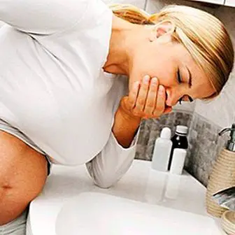 Vomiting in pregnancy: causes and how to avoid them