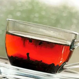 Crveni čaj: prednosti, kako ga pripremiti i kontraindikacije