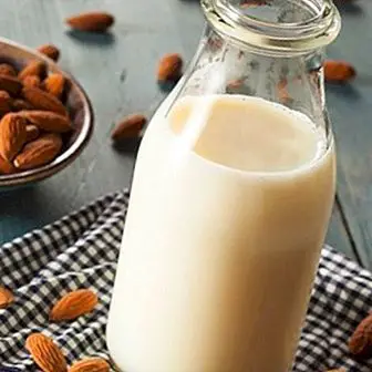 Almond melk: fordeler, resept og kontraindikasjoner