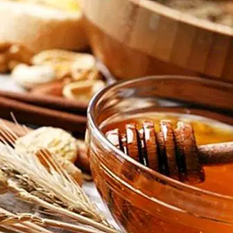 Honning i køkkenet: anvendelser, kvaliteter og typer