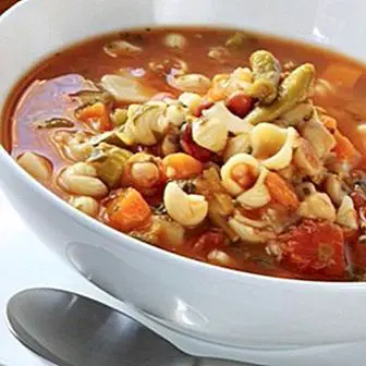 Minestrone-Suppe: Rezept der traditionellen italienischen Suppe