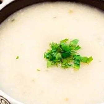 Comment préparer une soupe à l'ail et au paprika pour renforcer les défenses