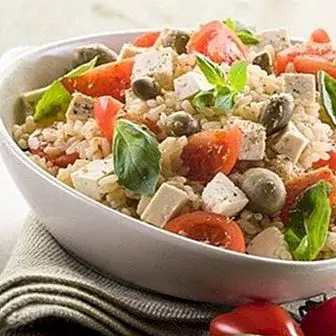 Ris salater: nysgjerrige og forskjellige oppskrifter