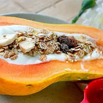 Yoghurt med papaya: fordele og hvordan man laver denne lækre dessert