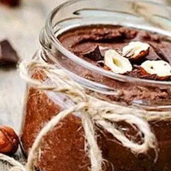 วิธีทำ Nutella ที่ดีต่อสุขภาพของคุณเอง: ด้วยเฮเซลนัทและช็อคโกแลต