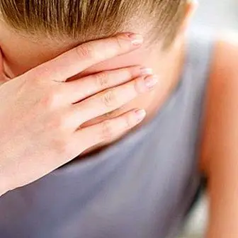 Hogyan nyugtassuk a fejfájás tüneteit természetes jogorvoslatokkal