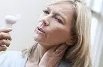 Kuumad välgud menopausi ajal (kuumad vilkumised): mis nad on, põhjused ja kuidas neid vältida