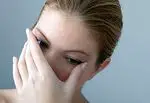 Augenschmerzen: Können sie weh tun oder stören?