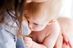 Prečo sú bradavky popraskané počas dojčenia a ako sa o ne starať