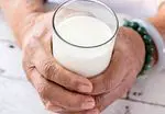 Защо млякото не предотвратява остеопорозата