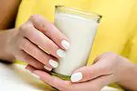Hvilken mælk er sundere: fuldmælk, halvskummet eller skummetmælk?