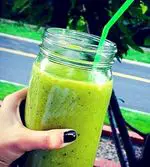 How to make a green kiwi and spinach smoothie